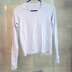 Lulu long sleeve top! Size 6. Worn once!